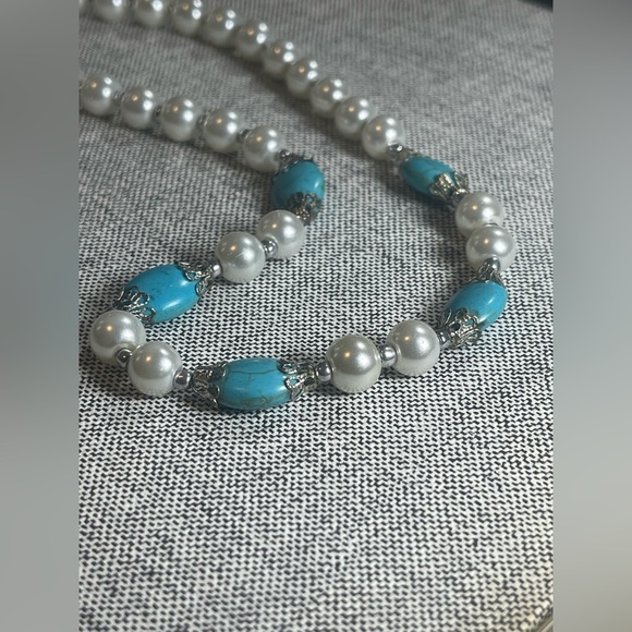 Vintage Faux Blue Turquoise and Faux White Pearl Beads Necklace Silver Tone 18” - Picture 7 of 12